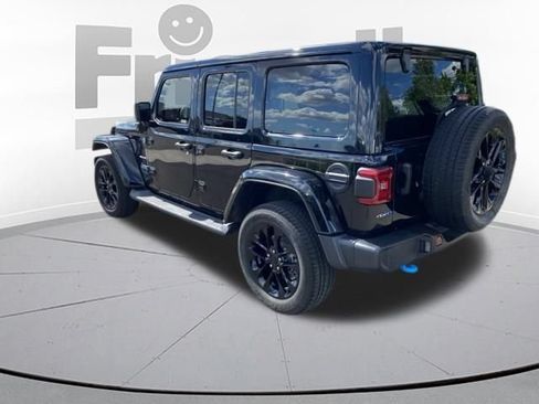 Used 2022 Jeep Wrangler Unlimited Sahara AWD/4WD image 3