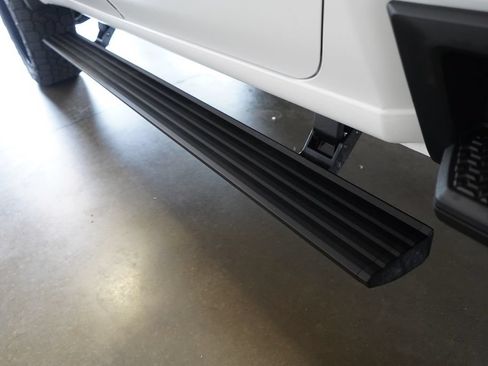 Used 2024 GMC Sierra 2500 AT4X AWD/4WD image 24