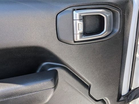 Used 2025 Jeep Wrangler Unlimited Rubicon image 25