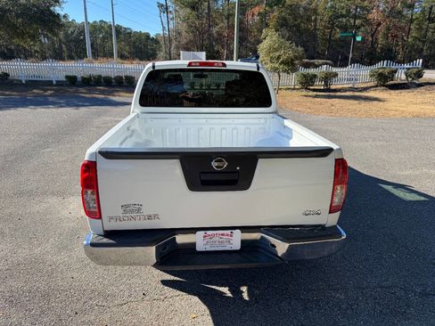 Used 2013 Nissan Frontier S image 5