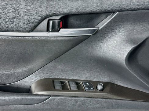 Used 2021 Toyota Camry SE FWD image 23