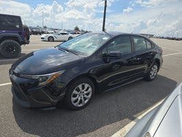 Used 2022 Toyota Corolla LE FWD image 1