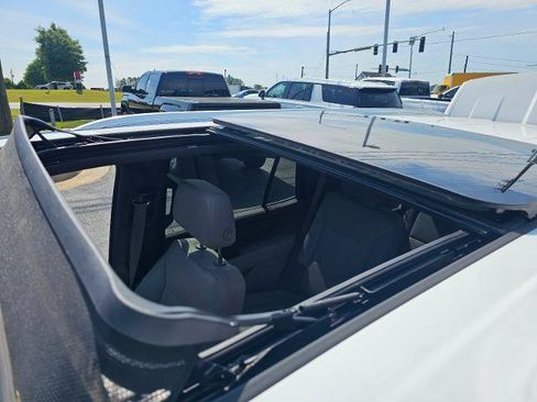 Used 2022 Chevrolet Tahoe LT w/ Luxury Package RWD image 53