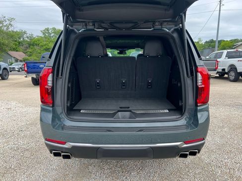 Used 2025 GMC Yukon AT4 AWD/4WD image 18