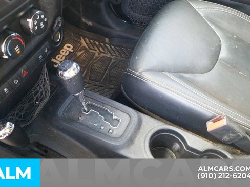 Used 2016 Jeep Wrangler Unlimited Sahara AWD/4WD image 9