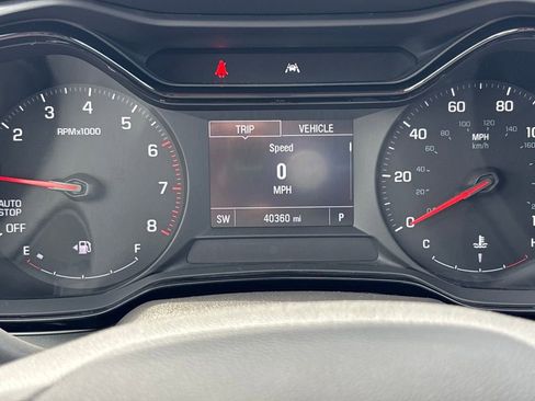 Used 2024 Chevrolet Trax LS w/ LS Convenience Package FWD image 30