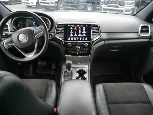 Used 2020 Jeep Grand Cherokee Altitude image 5