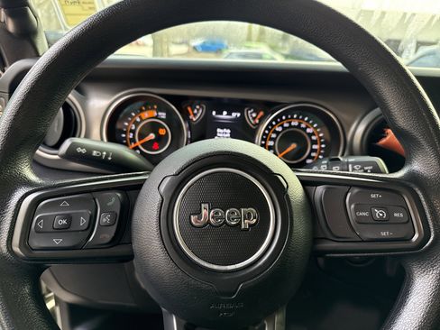 Used 2022 Jeep Wrangler Unlimited Sport image 28