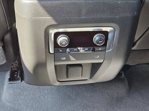 Used 2023 Chevrolet Tahoe Premier AWD/4WD image 19