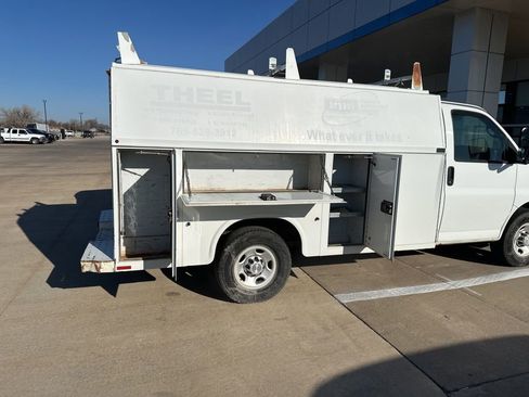 Used 2011 Chevrolet Express 3500 image 15