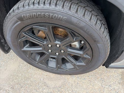 Used 2023 Toyota Highlander LE image 13