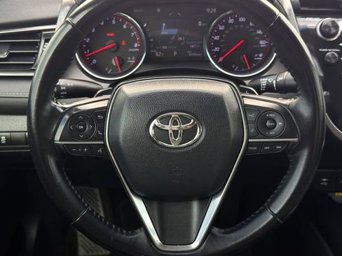 Used 2019 Toyota Camry XSE FWD image 12