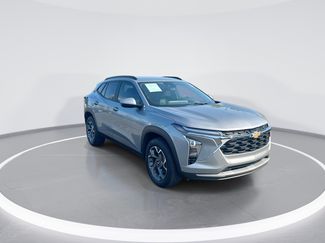 Used 2025 Chevrolet Trax LT w/ Driver Confidence Package FWD video 2