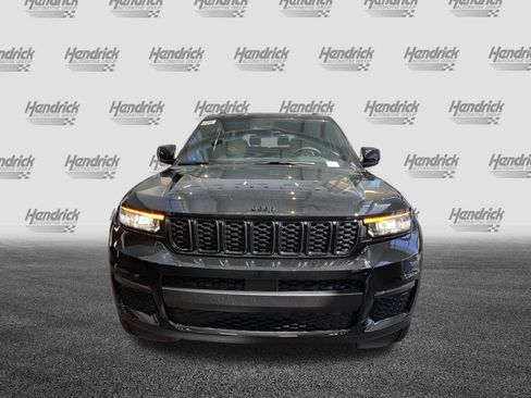 Certified 2025 Jeep Grand Cherokee L Limited w/ Black Appearance Package RWD image 3