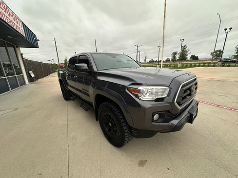 Used 2020 Toyota Tacoma SR5 RWD image 7