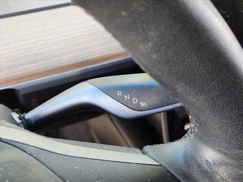 Used 2023 Tesla Model Y Long Range image 12