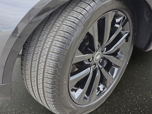 New 2026 Land Rover Discovery Limited Edition image 35