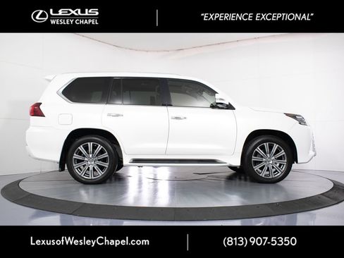 Used 2016 Lexus LX 570 4WD w/ Luxury Package image 4