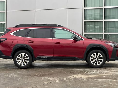 Used 2024 Subaru Outback Premium image 3