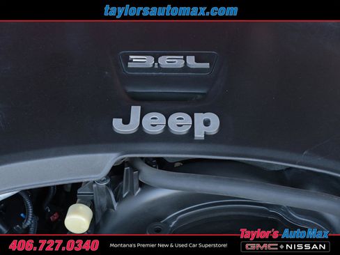 Used 2019 Jeep Wrangler Unlimited Rubicon w/ Cold Weather Group AWD/4WD image 43