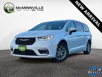 Used 2023 Chrysler Pacifica Touring-L