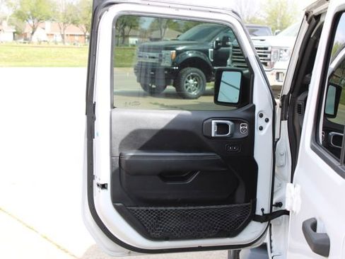 Used 2021 Jeep Wrangler Unlimited Sahara w/ Safety Group AWD/4WD image 10