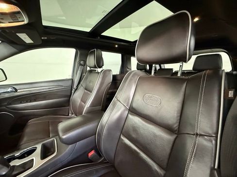 Used 2019 Jeep Grand Cherokee Overland image 5