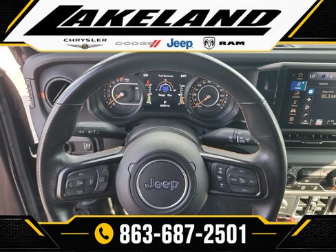 Used 2024 Jeep Gladiator Mojave AWD/4WD image 27