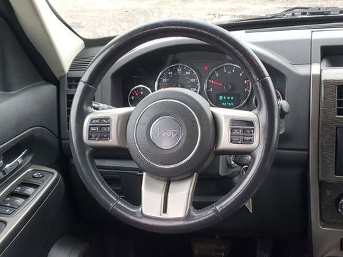 Used 2012 Jeep Liberty Limited Jet w/ Comfort/Convenience Group AWD/4WD image 11
