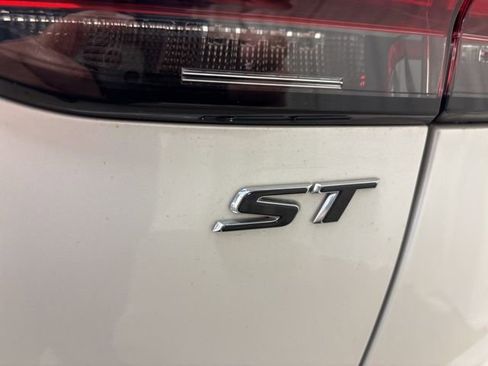 Used 2023 Buick Envision Essence w/ Sport Touring Package AWD/4WD image 14