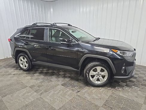 Used 2019 Toyota RAV4 XLE w/ Convenience Package AWD/4WD image 1