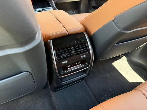 Used 2025 BMW X5 sDrive40i w/ M Sport Package RWD image 28