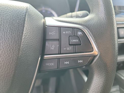 Used 2021 Toyota Highlander L FWD image 24