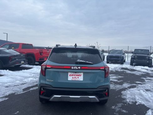 Certified 2024 Kia Seltos S image 4