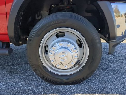 Used 2021 RAM 5500 Tradesman w/ Chrome Appearance Group image 9