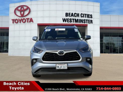 Certified 2023 Toyota Highlander XLE image 4