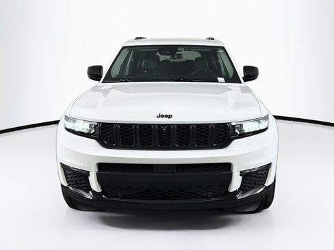Used 2023 Jeep Grand Cherokee L Limited w/ Luxury Tech Group II RWD image 2