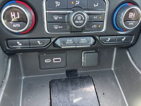 Used 2021 Chevrolet Tahoe Z71 image 32