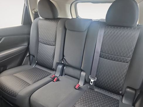 Used 2017 Nissan Rogue S FWD image 13