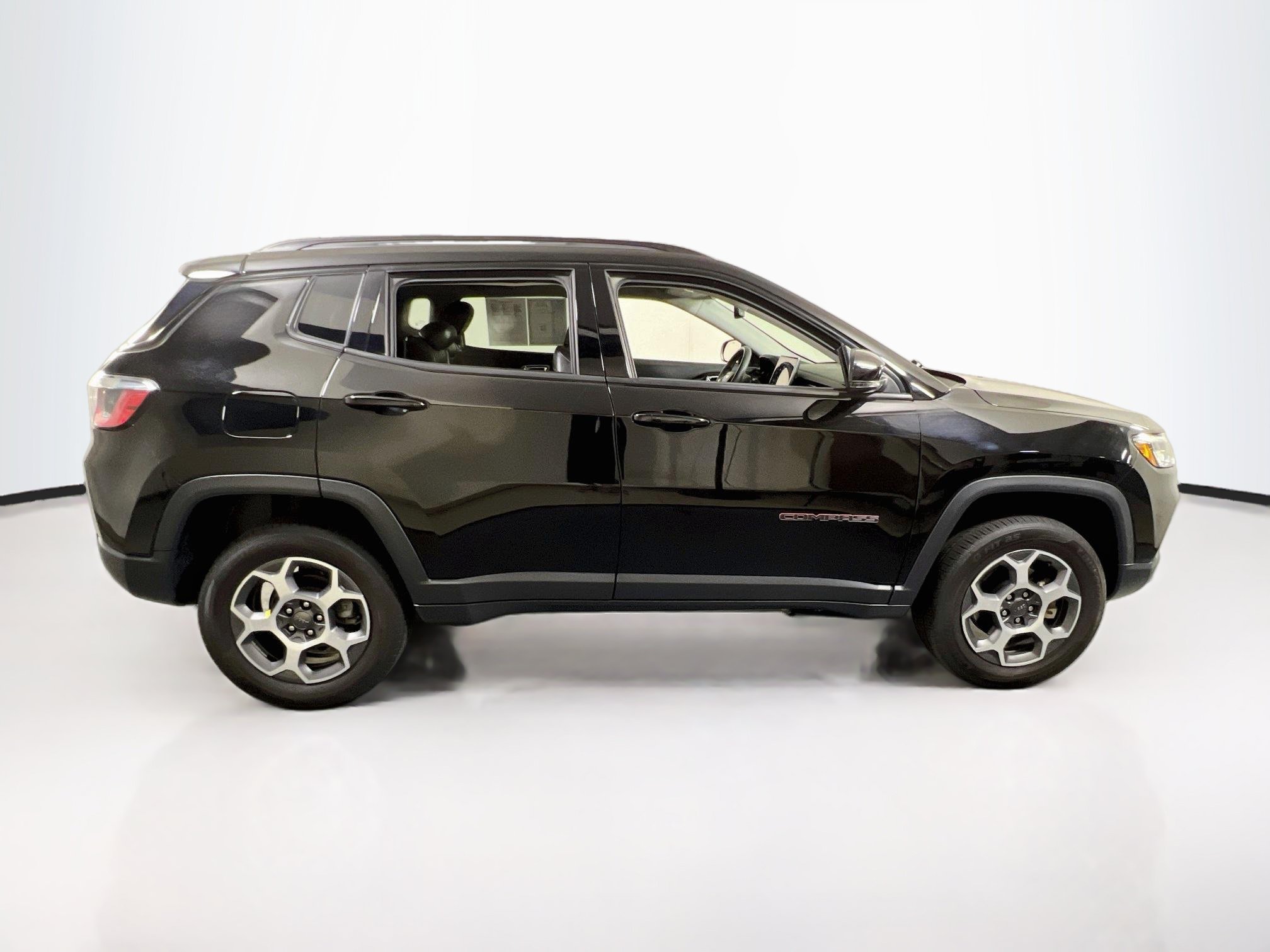 Used 2022 Jeep Compass Trailhawk AWD/4WD image 4