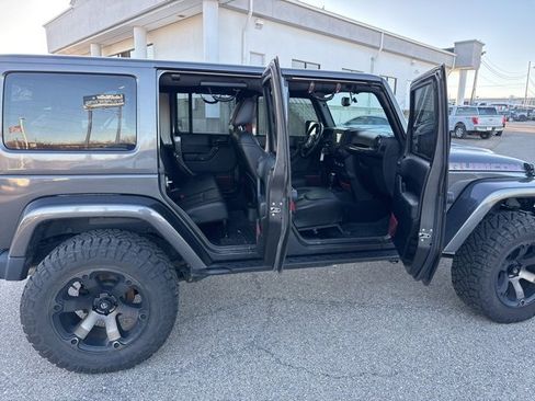 Used 2018 Jeep Wrangler Unlimited Rubicon image 8