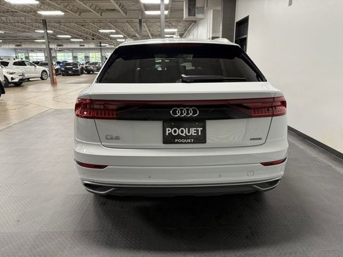 Used 2022 Audi Q8 Premium image 5