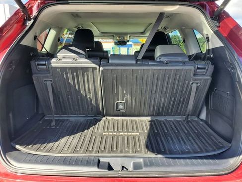 Used 2024 Toyota Highlander Platinum AWD/4WD image 8