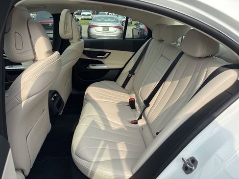 Certified 2025 Mercedes-Benz E 350 4MATIC Sedan image 16
