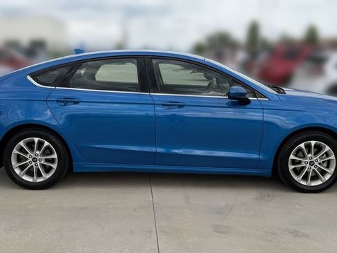 Used 2019 Ford Fusion SE FWD image 6