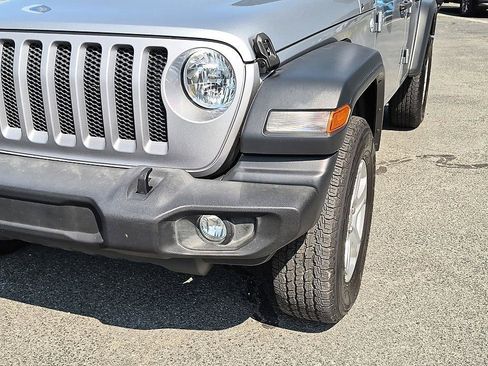 Used 2019 Jeep Wrangler Unlimited Sport S AWD/4WD image 9
