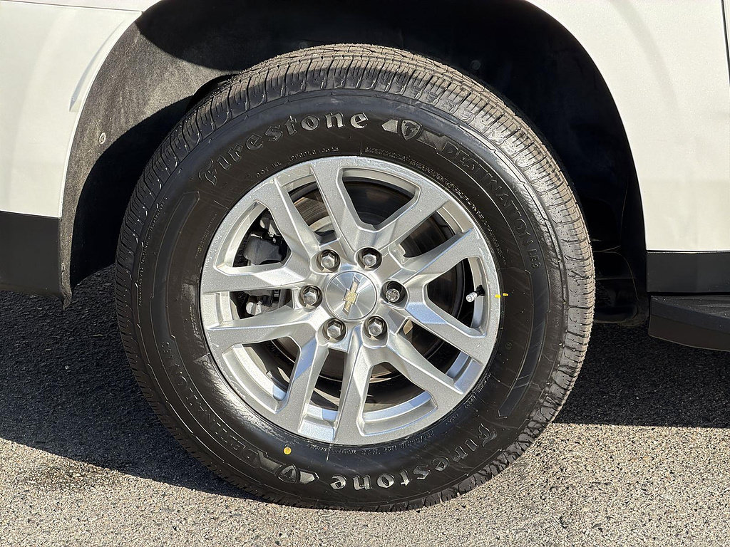 Used 2022 Chevrolet Suburban LT w/ Luxury Package AWD/4WD image 32