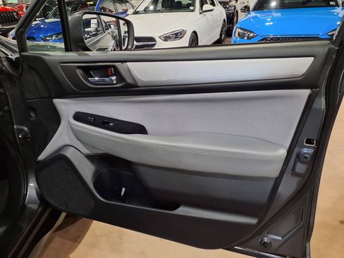 Used 2019 Subaru Outback 2.5i Premium AWD/4WD image 19