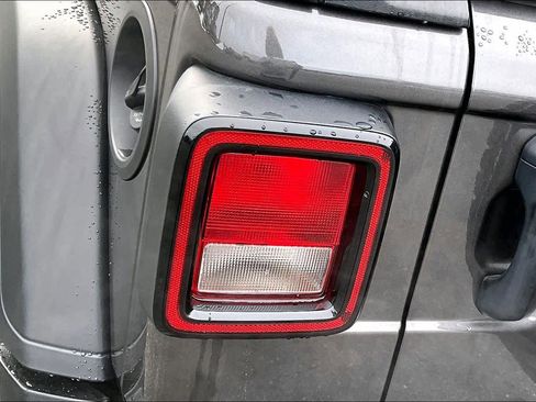 Used 2024 Jeep Wrangler Sport S image 29