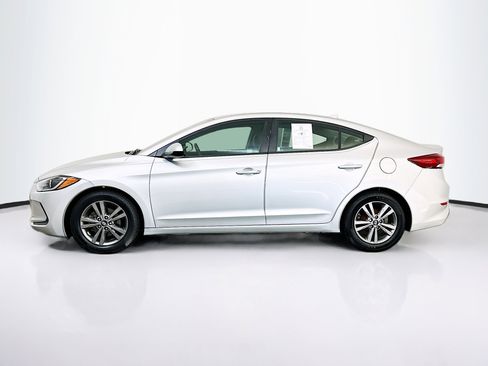 Used 2017 Hyundai Elantra SE FWD image 4